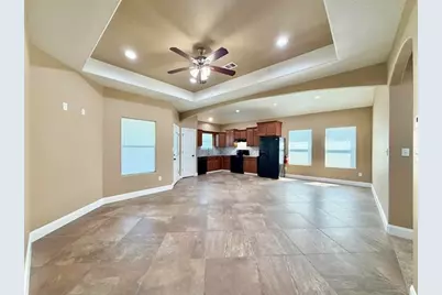 2850 Amber Avenue, Groves, TX 77619 - Photo 4