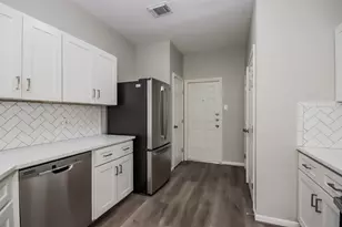 199 S Delta Mill Cir, The Woodlands, TX 77385 - Photo 6