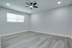 8406 Beechaven Rd, La Porte, TX 77571 - Photo 16
