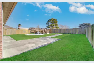 115 Brazos Drive, Baytown, TX 77523 - Photo 32