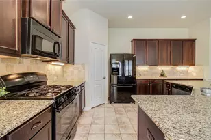 115 Brazos Dr, Baytown, TX 77523 - Photo 8