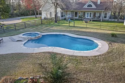 2320 Terrace Drive, Baytown, TX 77521 - Photo 4