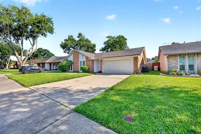 3031 Shawnee Drive, Sugar Land, TX 77479 - Photo 4
