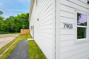 7903 Sunnyhill St, Houston, TX 77088 - Photo 2