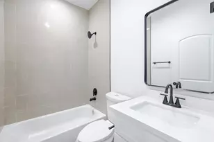 7903 Sunnyhill St, Houston, TX 77088 - Photo 28