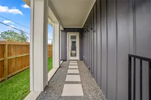 5229 Hillman St, Houston, TX 77023 - Photo 32