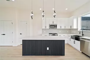 3210 A & B Retta St, Houston, TX 77026 - Photo 2