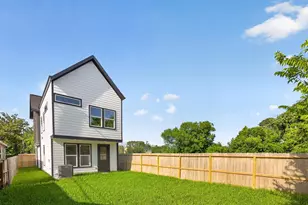 8027 Betty Boop St, Houston, TX 77028 - Photo 30