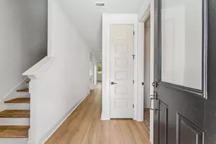 8027 Betty Boop St, Houston, TX 77028 - Photo 6