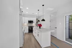 8027 Betty Boop St, Houston, TX 77028 - Photo 10