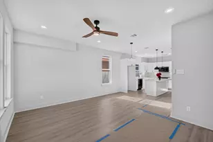 8027 Betty Boop St, Houston, TX 77028 - Photo 14