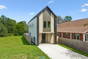 8027 Betty Boop St, Houston, TX 77028 - Photo 36