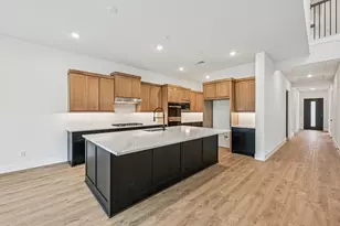 16127 Rustling Woods Rd, Conroe, TX 77302 - Photo 14