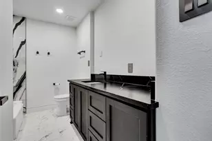 261 W Spreading Oak Dr, Houston, TX 77076 - Photo 18