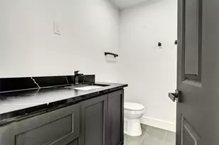 261 W Spreading Oak Dr, Houston, TX 77076 - Photo 24