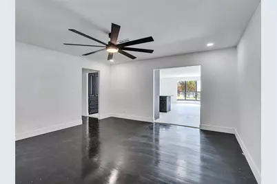 261 W Spreading Oak Drive, Houston, TX 77076 - Photo 6