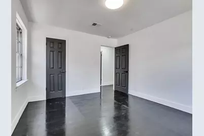 261 W Spreading Oak Drive, Houston, TX 77076 - Photo 20