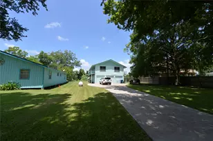 247 Selkirk Dr, Bay City, TX 77414 - Photo 1