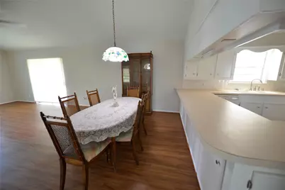 247 Selkirk Drive, Bay City, TX 77414 - Photo 8