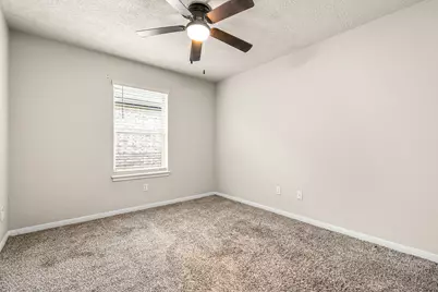 14370 S S Summerchase Circle, Willis, TX 77318 - Photo 10