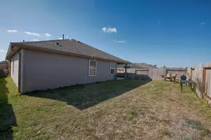 15223 Mayflower St, New Caney, TX 77357 - Photo 4