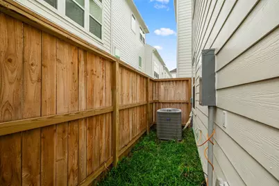 726 Carriage Knolls Drive, Houston, TX 77008 - Photo 26