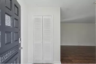 8 Hanover Lane, Panorama Village, TX 77304 - Photo 8