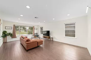 1421 Confederate Rd, Houston, TX 77055 - Photo 6