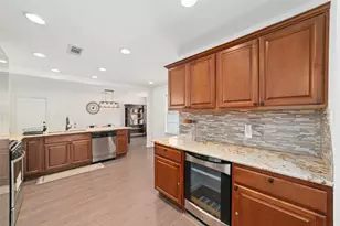 1421 Confederate Rd, Houston, TX 77055 - Photo 10