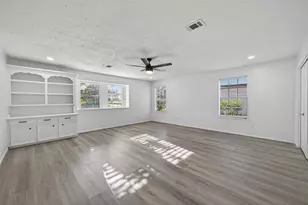 6038 Greenmont Dr, Houston, TX 77092 - Photo 8