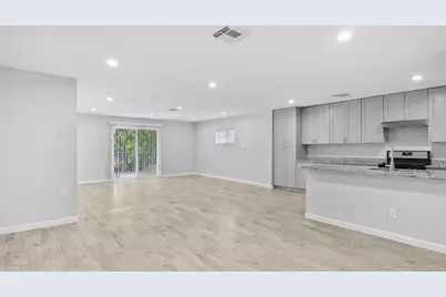 12002 Leitrim Way, Houston, TX 77047 - Photo 4