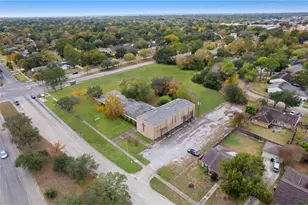 11122 Hillcroft St, Houston, TX 77096 - Photo 2