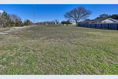 306 Matula Avenue, Schulenburg, TX 78956 - Photo 4