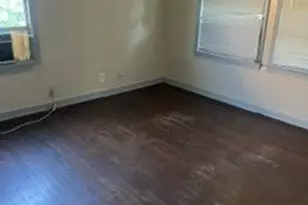 5862 Southurst St, Houston, TX 77033 - Photo 10