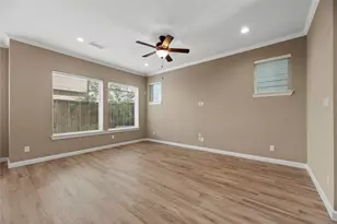 8910 Highgate Ln, Houston, TX 77080 - Photo 6