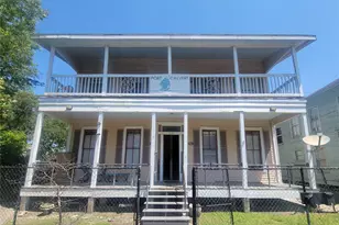 1910 Avenue N, Galveston, TX 77550 - Photo 1