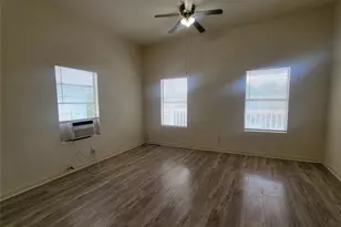 1910 Avenue N, Galveston, TX 77550 - Photo 4
