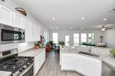 732 Willow Harbor Lane, La Marque, TX 77568 - Photo 6