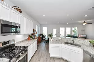 732 Willow Harbor Ln, La Marque, TX 77568 - Photo 6