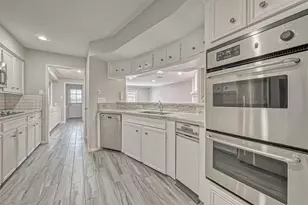 14690 Perthshire Rd, Houston, TX 77079 - Photo 12