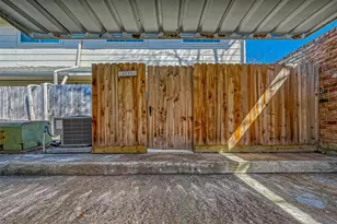 14690 Perthshire Rd, Houston, TX 77079 - Photo 38