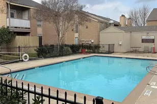 10211 Sugar Branch Dr, Houston, TX 77036 - Photo 12