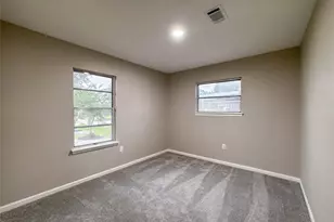 7710 Claiborne St, Houston, TX 77016 - Photo 12