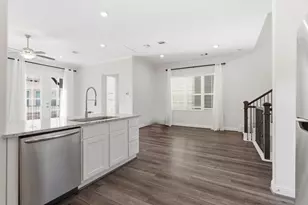 1413 Adell Rose Ln, Houston, TX 77043 - Photo 10