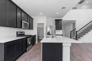 6311 Ambrose Peak Ln, Rosenberg, TX 77469 - Photo 4