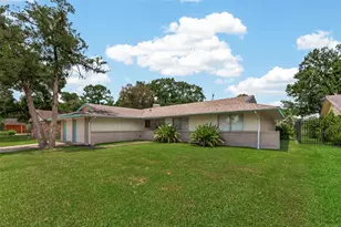 1715 Ramada Dr, Houston, TX 77062 - Photo 4