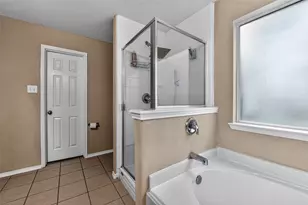 9627 Alex Springs Lane, Houston, TX 77044 - Photo 16