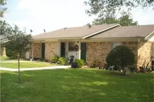 100 Betty Jean Dr, Floresville, TX 78114 - Photo 2