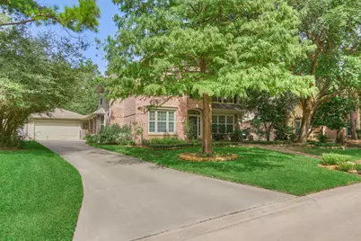 10 E Sterling Pond Circle, The Woodlands, TX 77382 - Photo 2