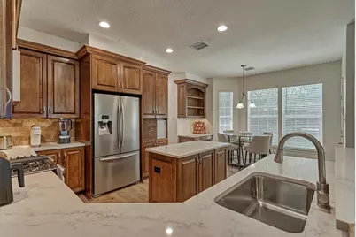 10 E Sterling Pond Circle, The Woodlands, TX 77382 - Photo 22